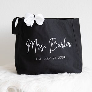 Personalized Bride Bag, Engagement gift, Bride Tote Bags, Wedding Gift, Bridal Shower Gift, Gift For Bride, Bridal Gift, Honeymoon Gift