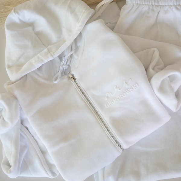 Embossed Honeymoon Set Mrs. Zip Up Bride Zip up Getting Ready Newly Married Set Honeymoon Outfit Bride Zip Up for Getting Ready Personalized