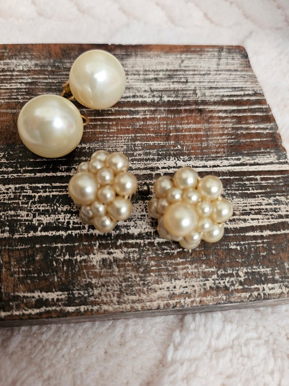 2 pairs of Vintage Faux Pearl Earrings Classic Ele
