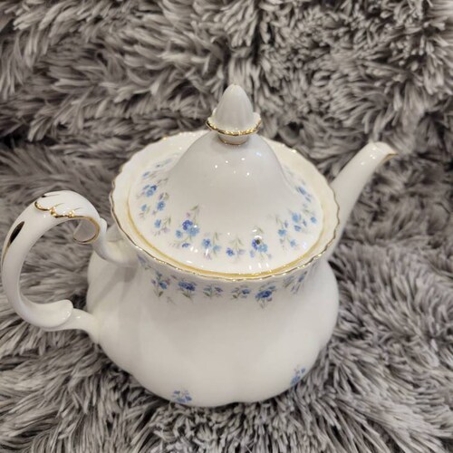 ROYAL ALBERT Bone China England Memory Lane LTD Vintage Teapot Victorian Replacement China Floral Porcelain Tea shops