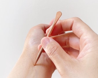 YUAN WELLNESS: 手作りの小さな銅製帝針、耳、顔の鍼灸ツール、セルフケアツール