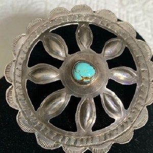 Important Vintage Native American Zuni Turquoise Sterling Silver Leaf Manta Pin Important Vintage Native American Zuni Turquoise Sterling Silver Leaf Manta Pin