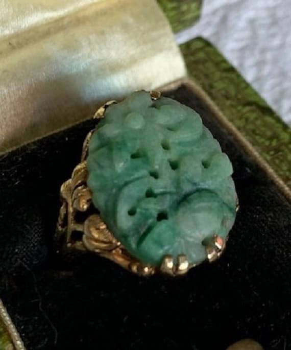 Vintage Carved Jade And 14KT Gold Ladies Ring
