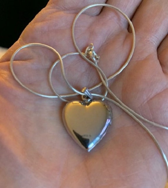 Vintage Sterling Silver Small Heart Locket W/ Ste… - image 6