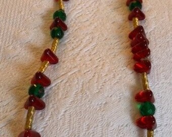 Vintage 1930'S Red Cabochon Crystal, Emerald Green Faceted Crystal And Gold Wire Necklace