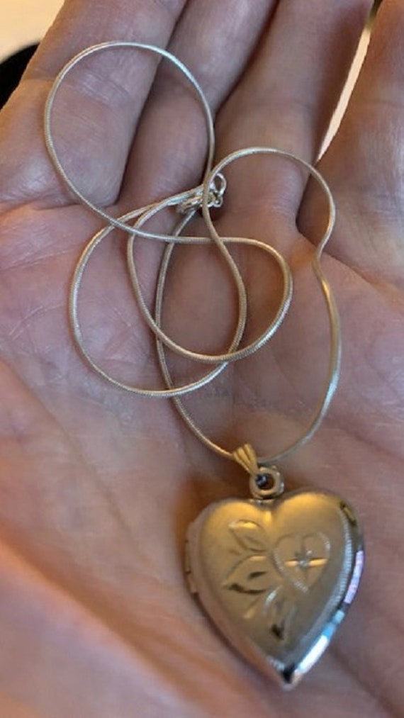 Vintage Sterling Silver Small Heart Locket W/ Ste… - image 5