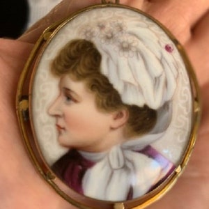 Antique Large Gold Plated Porcelain Maude Granger Brooch/Pendant