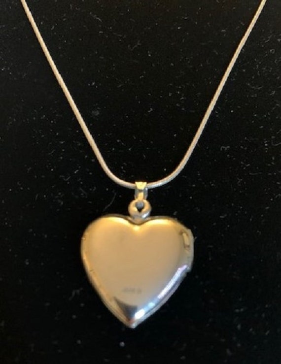 Vintage Sterling Silver Small Heart Locket W/ Ste… - image 9