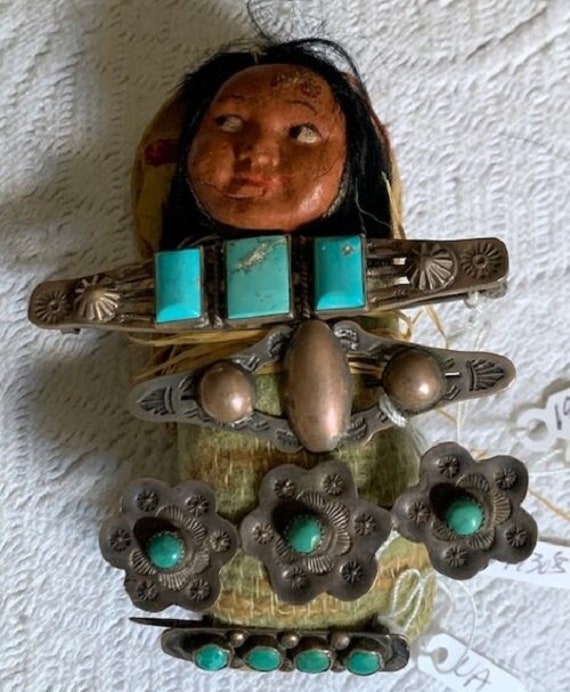 Vintage Native American Papoose With 4 Native Amer