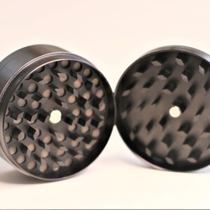 Black Smoker Gift Pack: Wenge Dugout, Stash Jar, Grinder & One Hitter Grinder