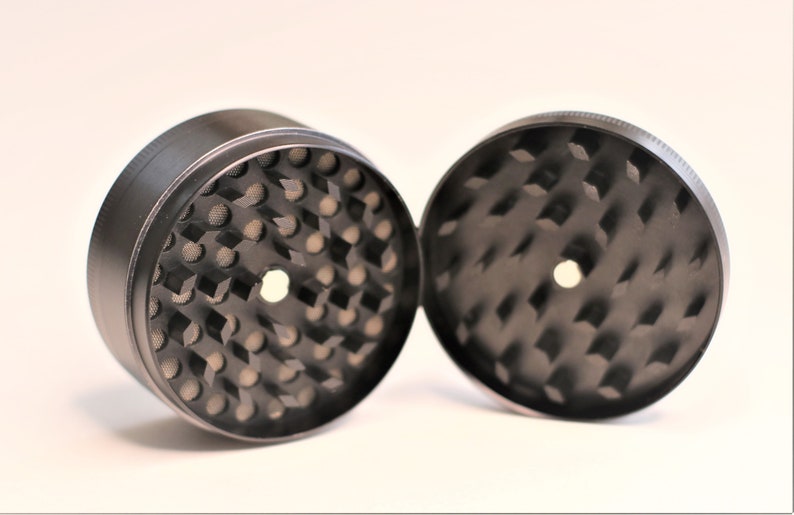 Black Smoker Gift Pack: Wenge Dugout, Stash Jar, Grinder & One Hitter Grinder