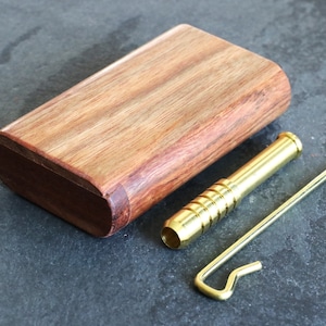 Karaibska skrzynia z pokrywą przesuwną z palisandru o wysokości 3 cali, w zestawie jeden hitter, American Crafted Stash Box