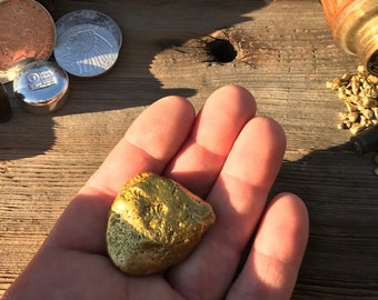 POCKET GOLD NUGGET Replica, 1849er Faux Gold Rush Nugget Conversation Piece, Display or Carry Item, Heavy Unique Gold Painted Iron Stone