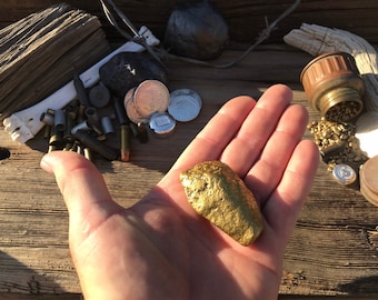 POCKET GOLD NUGGET Replica, 1849er Faux Gold Rush Nugget Conversation Piece, Display or Carry Item, Heavy Unique Gold Painted Iron Stone