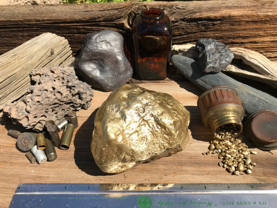 Old MINERS Tin With Large Faux Gold Nuggets Helps An Independent Miner GOLD NUGGET Replicas Heavy Gold Painted Iron Stones Display Item