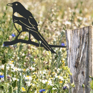 Magpie Iron Tree Spike/ Garden Decoration/ British Birds/ Bird Watchers and Lovers Gift Idea/Bird Lovers, Stocking Fillers, Nature