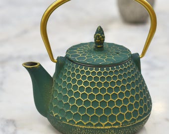 Green & Gold Cast Iron Japanese Teapot with Handle 0.8L/Traditional Style Loose Tea Teapot, Oriental Teapot, Asian Teapot, Gift, Infuser
