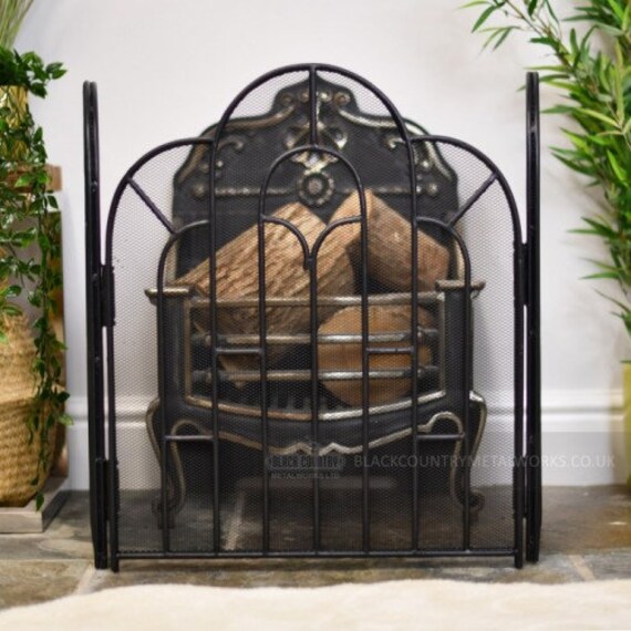 Height 81cm Traditional 4 Fold Black Arched Fire Guard with Decorative Finials 32 