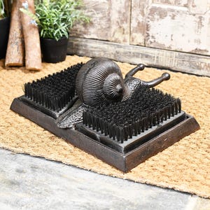 Rustic Cast Iron Snail Boot Brush and Jack, Muddy Boots, Boot Brushes, Entranceway, Country Style Home Decoration