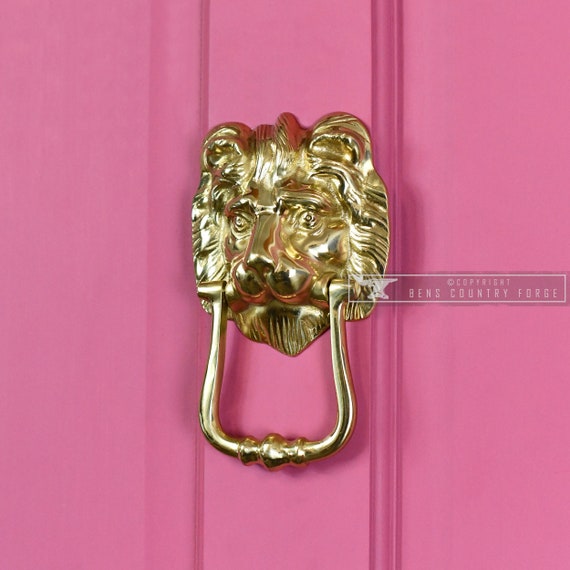 /"Mayfair Lion/" Bright Chrome Door Knocker