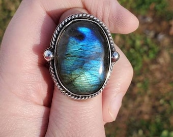 Labradorite sterling silver ring. 925 sterling silver. AA quality Labradorite. Size 8.25US