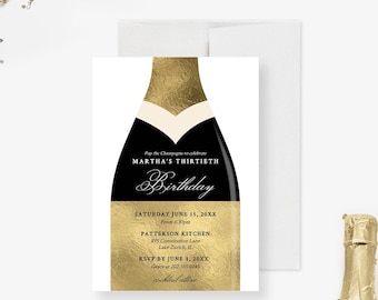 Puede incluir: Una tarjeta de invitación rectangular con un gráfico de una botella de champán en negro y lámina dorada. El texto dice: Pop the Champagne to celebrate MARTHA'S THIRTIETH Birthday, SATURDAY JUNE 15, 20XX, PATTERSON KITCHEN, RSVP BY JUNE 1, 20XX.
