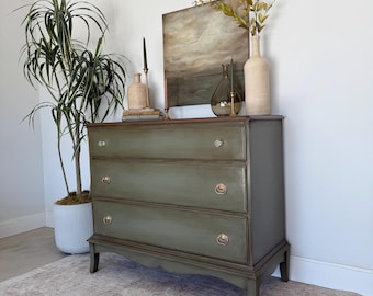 Sold!!! Do not purchase!! Avocado green dresser / vintage dresser