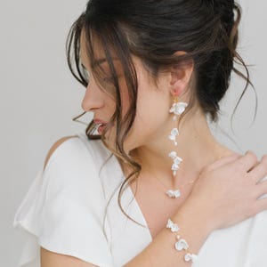 Bridal bracelet with porcelain flowers and freshwater pearls &quot;Agostina&quot;