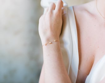 Bracelet de mariée parsemé de petites perles nacrées "Mélissa"