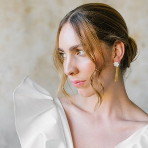 Orecchini da sposa pendenti e fiore in porcellana &quot;Gisela&quot;
