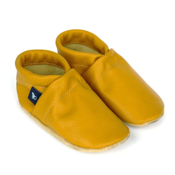 size 16 walking shoes