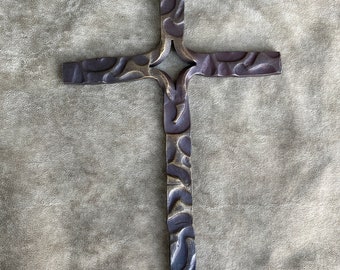 Handgeschmiedetes Kreuz, christliche Kunst, Kruzifix, verbrannte Schnurrhaarschmiede, Schmiedkunst, Eisernes Kreuz, Wandbehang, Wandkreuz, christliches Kreuz, Eisen