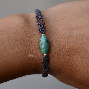 Bangle bracelet with chrysocolla and silver beads. Macrame bracelet with chrysocolla.