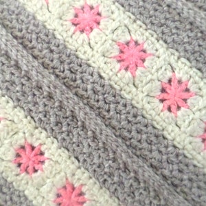 Boho cushion cover with ecru pink gray hook image 2