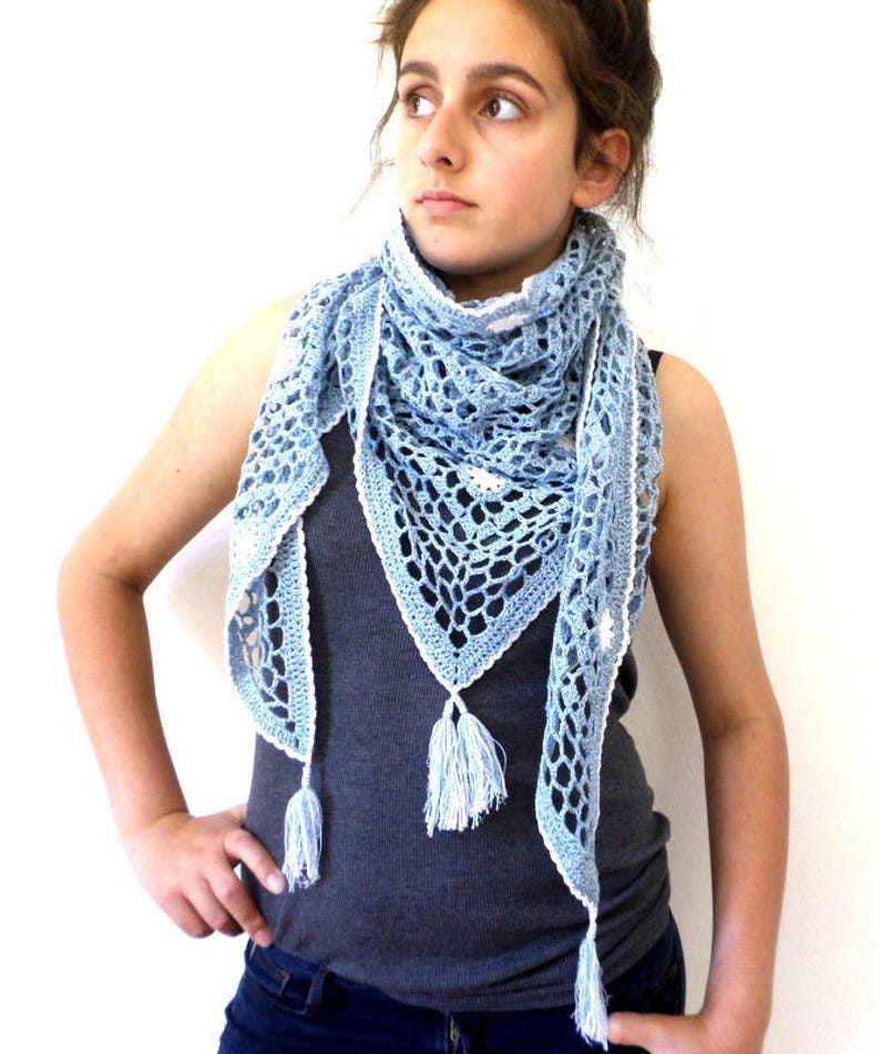 Blue and white cotton wool boho crochet shawl image 3