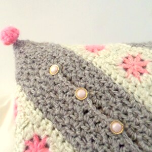Boho cushion cover with ecru pink gray hook image 5