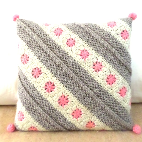 Housse de coussin bohème au crochet gris rose écru