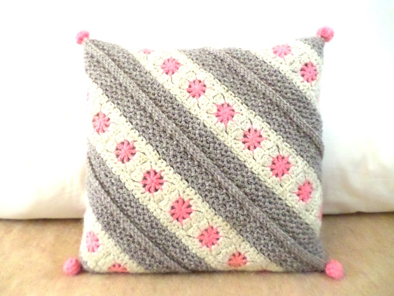 Boho cushion cover with ecru pink gray hook image 1