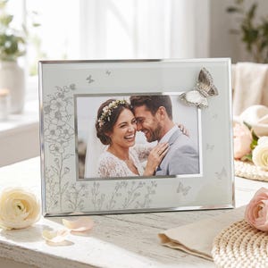 Butterfly Photo Frame: Silver Floral Glass Design (7x5 Inch)