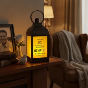 Personalisierter Ehemann In liebevoller Erinnerung Grablaterne Geschenk mit Flammeneffekt