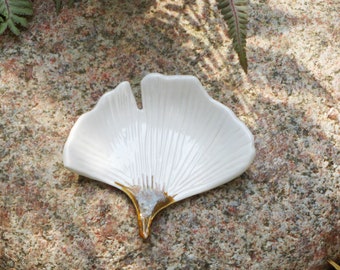 White porcelain ginkgo leaves