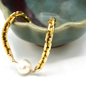 Großes weißes Perlen-Gliederarmband - Art-Deco-Stil moderner Goldschmuck Bild 3