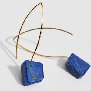 Modern geometric earrings with bright blue natural lapis lazuli gems and rigid gold wire, affordable gift for her Fun Artisan earrings