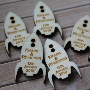 DINOSAURS Jurassic Park Wooden PERSONALISED Wedding Table Confetti  Favours