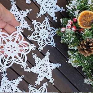 Set of 12 White hand crochet snowflakes. Crochet snowflakes. Christmas ornaments.  Lace snowflakes