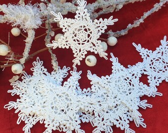 Set of 12 hand crochet white lace snowflakes. Crochet snowflakes. Christmas ornaments.