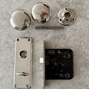 Vintage Yale Nickel Mortise Lock Set Knobs Privacy Plate Rosette Complete