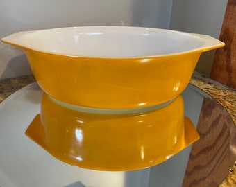 Vintage Pyrex Casserole Dish