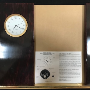 Quartz Analogue Desk Clock WIth Picture Frame