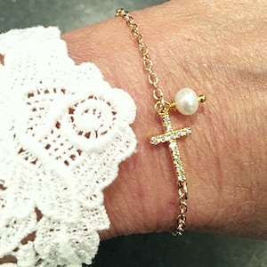 ¡Collar o pulsera con cruz de circonita cúbica con pavé de oro lateral que cuelga la perla u otras 5 gemas! Collar cruzado de oro lateral CZ, pulsera cruzada CZ
